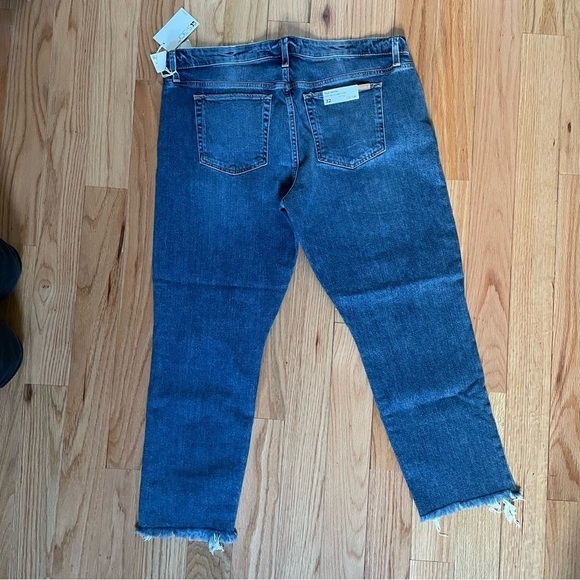 Joe’s Blue Skyler Jeans The Smith Mid Rise Cropped Distressed Jeans NWT Size 32 - Picture 5 of 12
